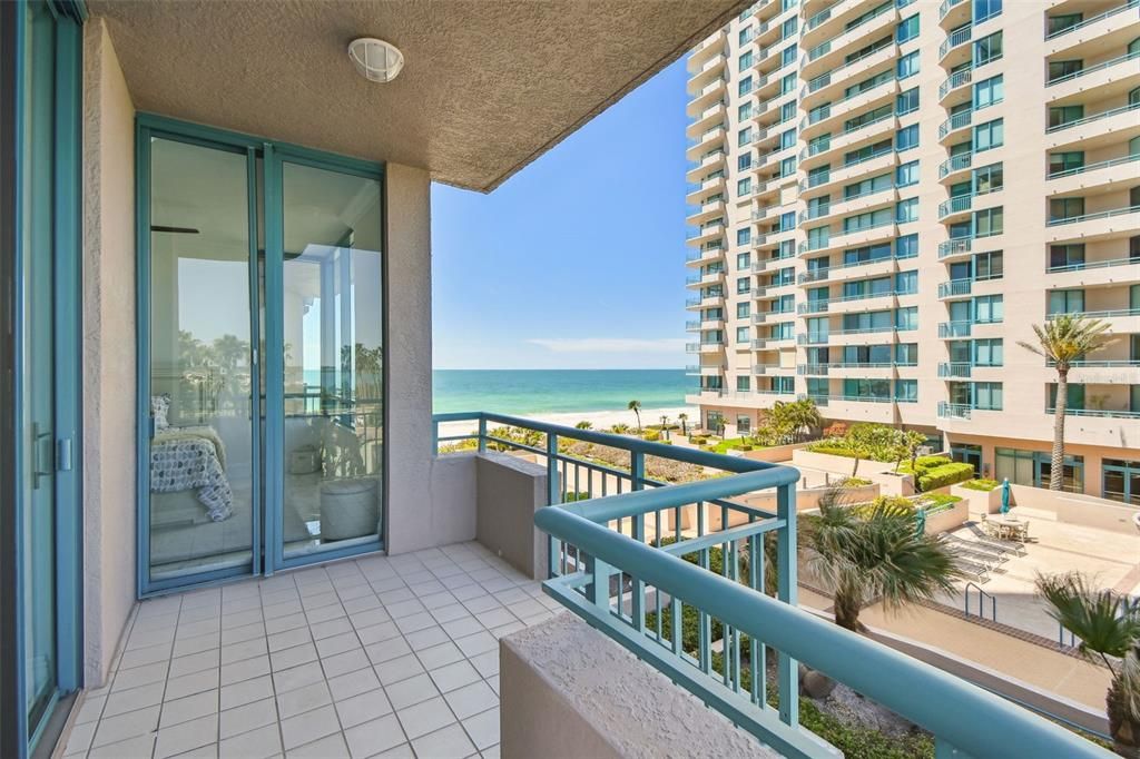 出租: $20,000 (4 贝兹, 4 浴室, 4336 平方英尺)