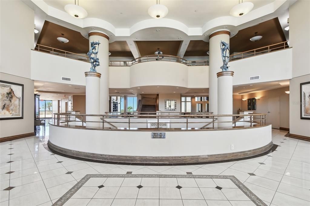 出租: $20,000 (4 贝兹, 4 浴室, 4336 平方英尺)