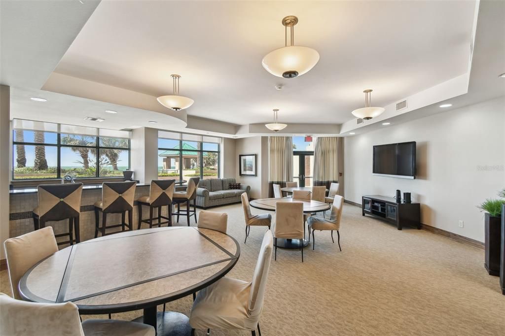 出租: $20,000 (4 贝兹, 4 浴室, 4336 平方英尺)