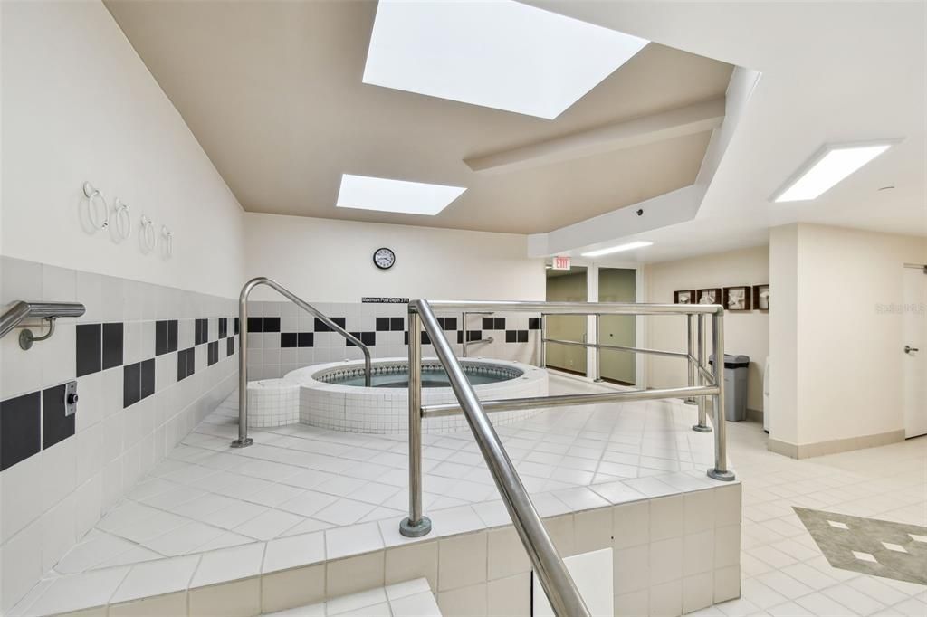 出租: $20,000 (4 贝兹, 4 浴室, 4336 平方英尺)