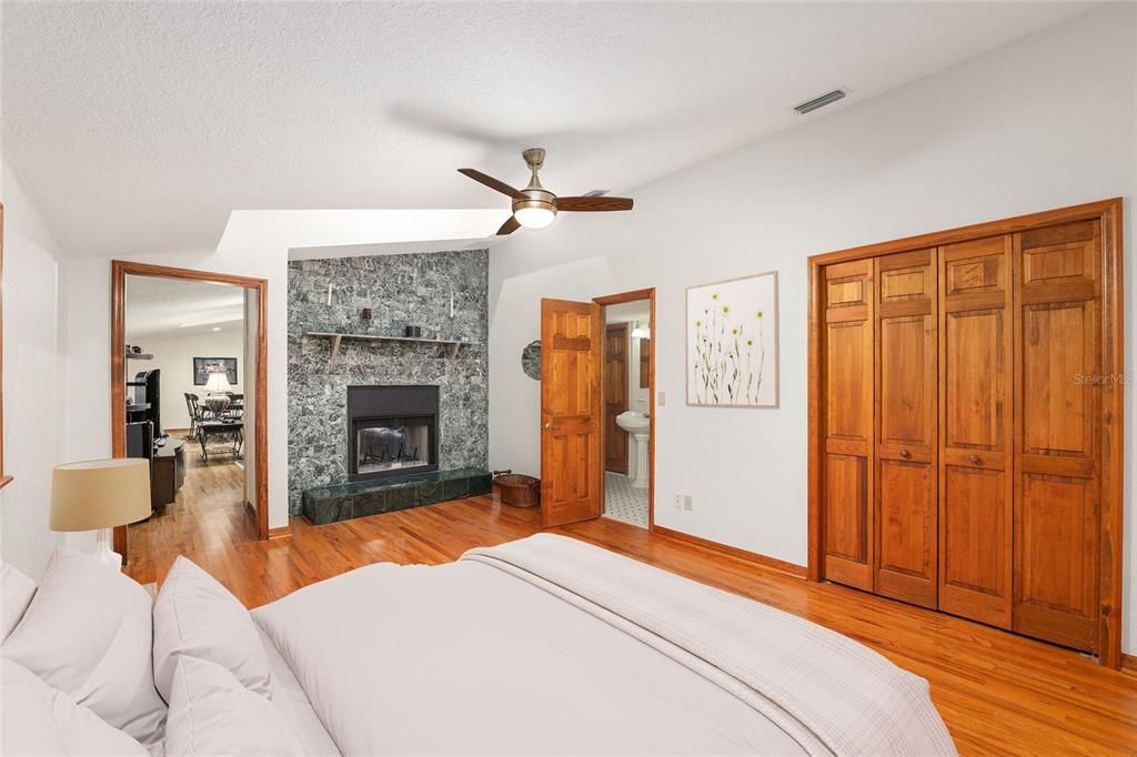 На продажу: $1,500,000 (6 спален, 4 ванн, 4819 Квадратных фут)