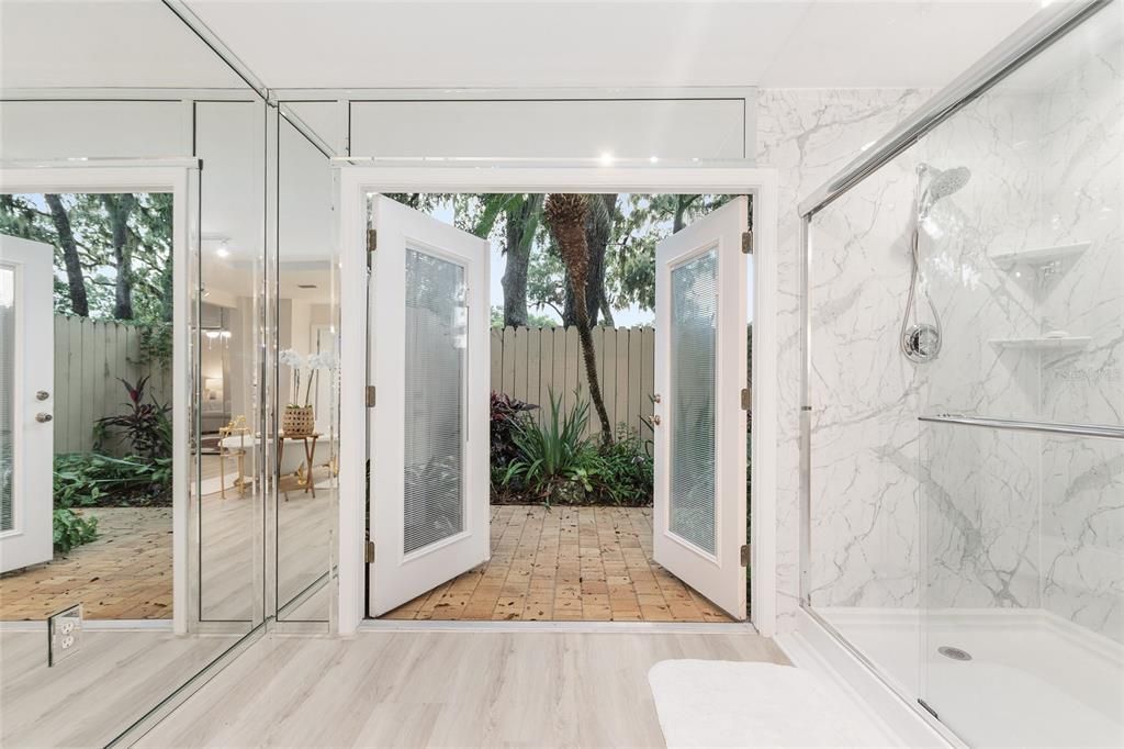 На продажу: $1,500,000 (6 спален, 4 ванн, 4819 Квадратных фут)