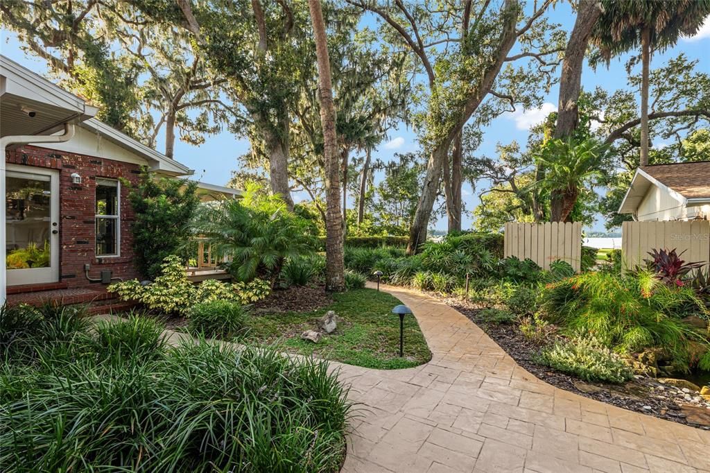 На продажу: $1,500,000 (6 спален, 4 ванн, 4819 Квадратных фут)