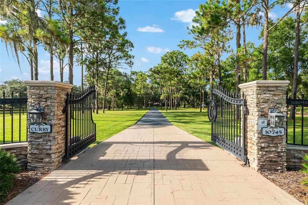 На продажу: $1,500,000 (6 спален, 4 ванн, 4819 Квадратных фут)