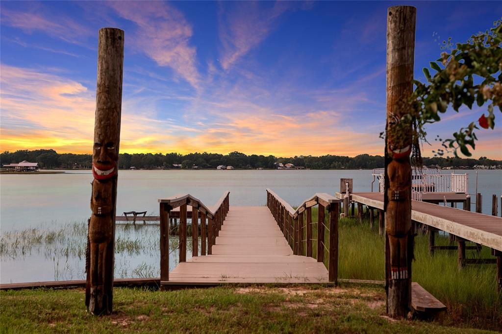 На продажу: $1,500,000 (6 спален, 4 ванн, 4819 Квадратных фут)