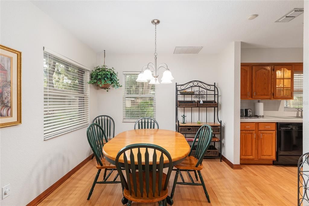 На продажу: $1,500,000 (6 спален, 4 ванн, 4819 Квадратных фут)