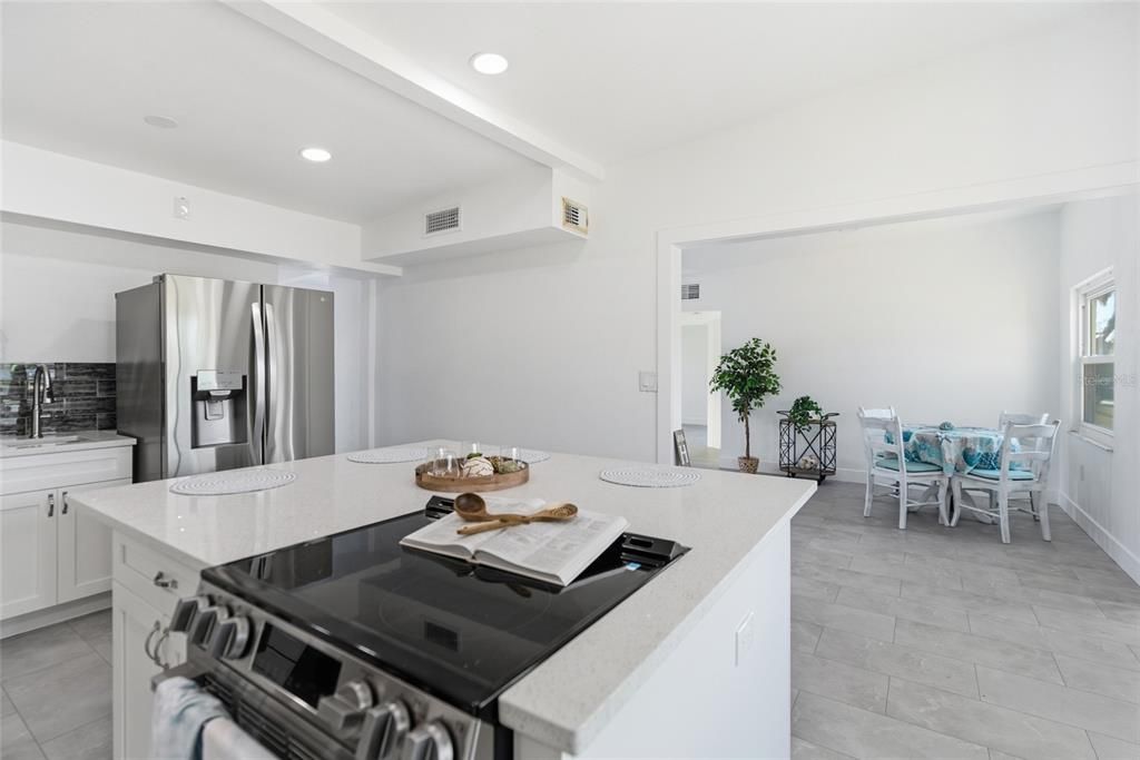 На продажу: $629,900 (3 спален, 2 ванн, 1469 Квадратных фут)