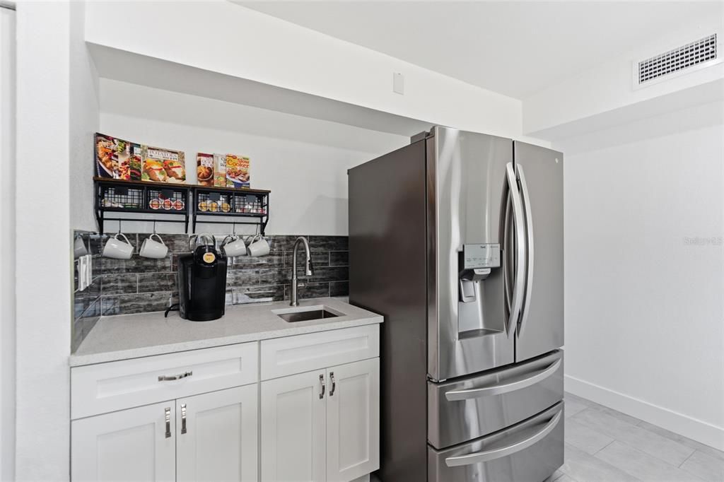 На продажу: $629,900 (3 спален, 2 ванн, 1469 Квадратных фут)