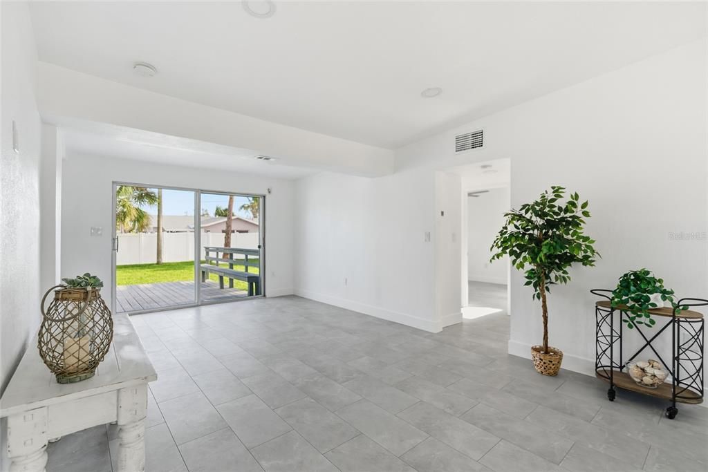 На продажу: $629,900 (3 спален, 2 ванн, 1469 Квадратных фут)