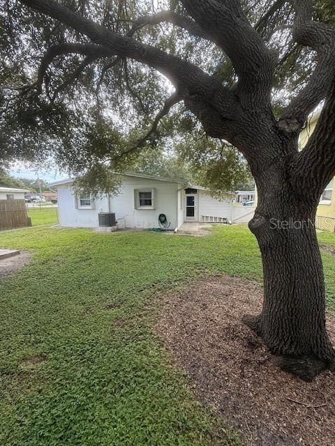 Active With Contract: $253,000 (2 beds, 1 baths, 969 Square Feet)