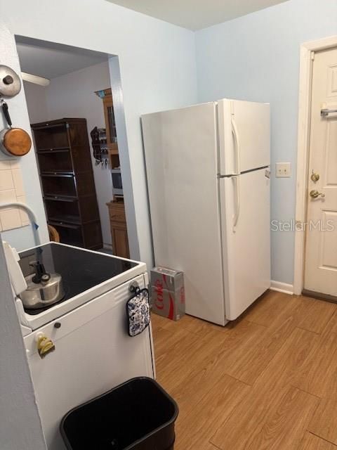 Active With Contract: $253,000 (2 beds, 1 baths, 969 Square Feet)