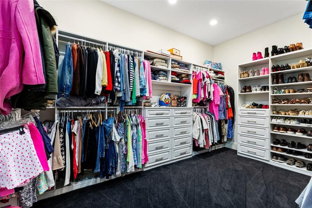 Active With Contract: $1,089,000 (4 beds, 3 baths, 3088 Square Feet)