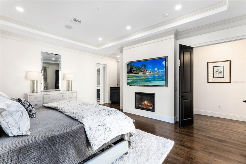 Active With Contract: $1,089,000 (4 beds, 3 baths, 3088 Square Feet)