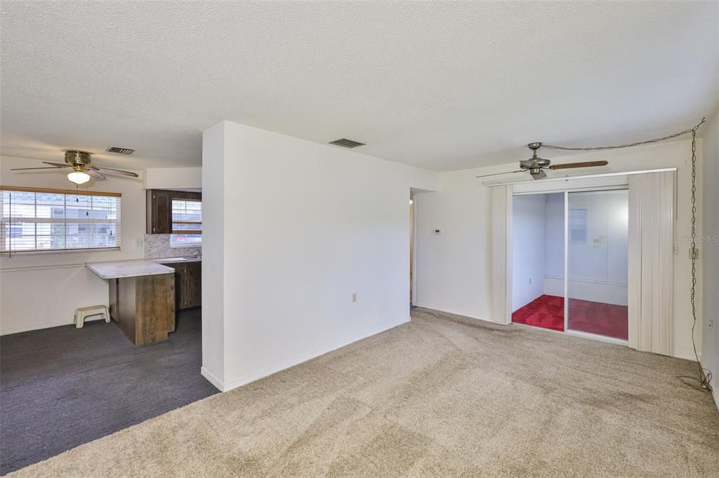 Под контрактом: $95,000 (1 спален, 1 ванн, 630 Квадратных фут)