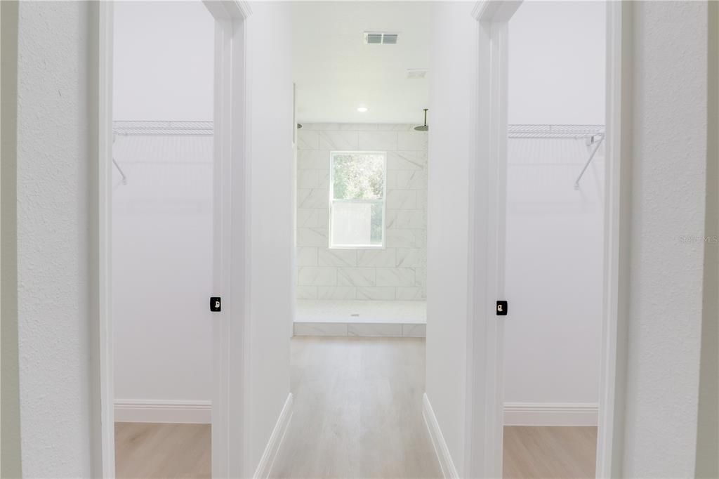 For Sale: $310,000 (4 beds, 2 baths, 1672 Square Feet)