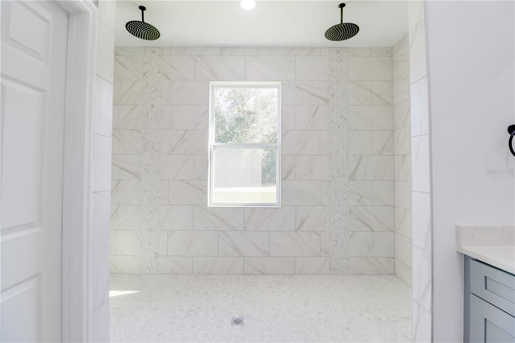 For Sale: $310,000 (4 beds, 2 baths, 1672 Square Feet)