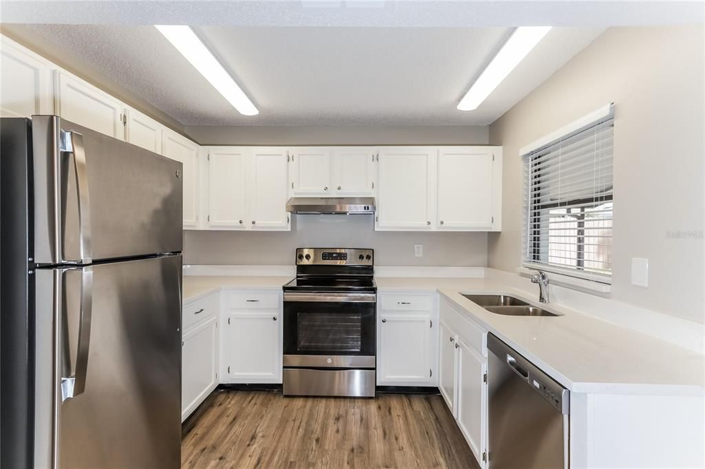 For Rent: $2,270 (3 beds, 2 baths, 1270 Square Feet)