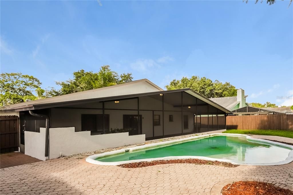 For Rent: $2,270 (3 beds, 2 baths, 1270 Square Feet)