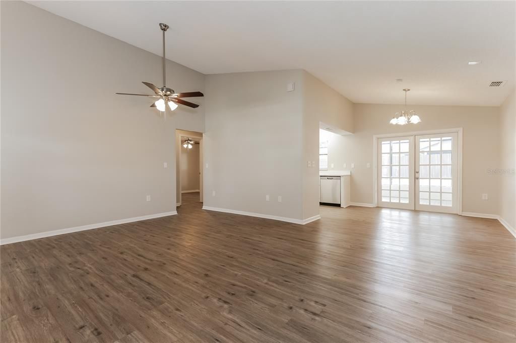 For Rent: $2,270 (3 beds, 2 baths, 1270 Square Feet)