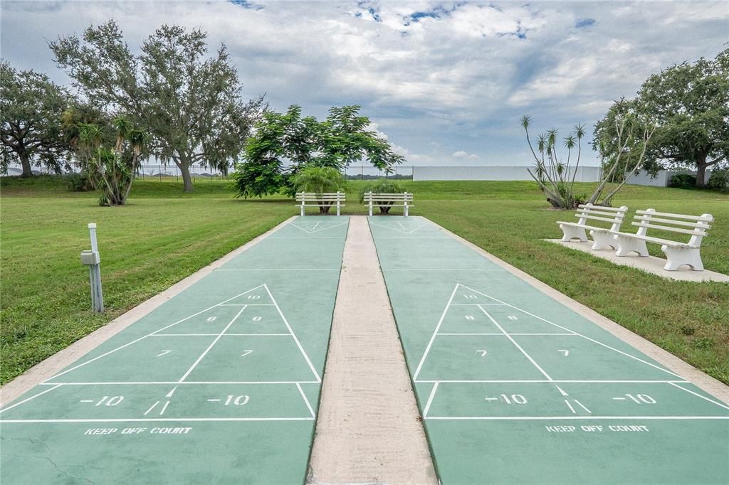 Под контрактом: $1,495 (2 спален, 2 ванн, 1100 Квадратных фут)