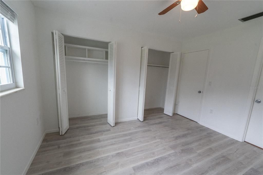 Под контрактом: $1,495 (2 спален, 2 ванн, 1100 Квадратных фут)