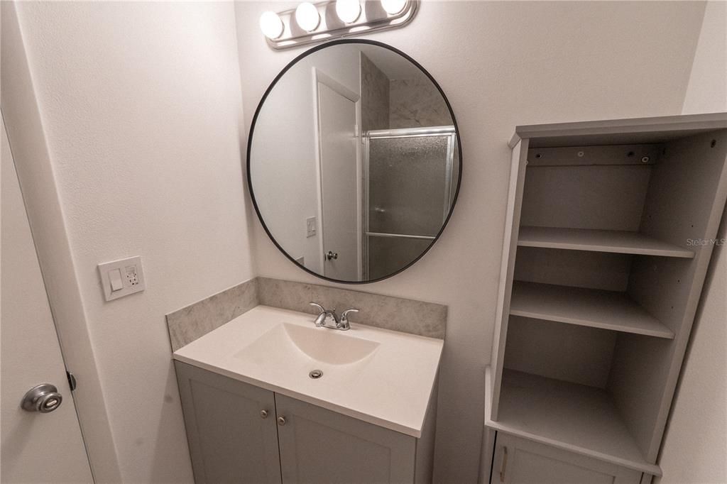 Под контрактом: $1,495 (2 спален, 2 ванн, 1100 Квадратных фут)