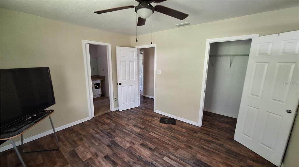 En Venta: $315,000 (5 camas, 3 baños, 2497 Pies cuadrados)