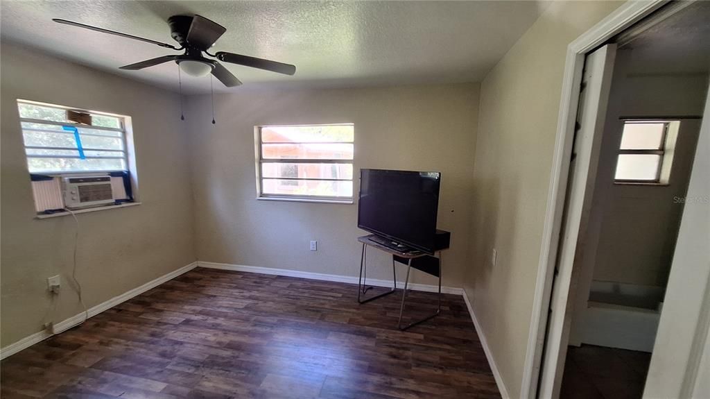 En Venta: $315,000 (5 camas, 3 baños, 2497 Pies cuadrados)