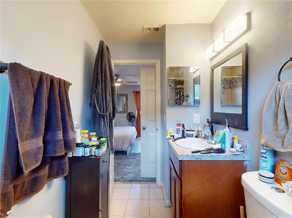 Active With Contract: $225,000 (3 beds, 2 baths, 1071 Square Feet)