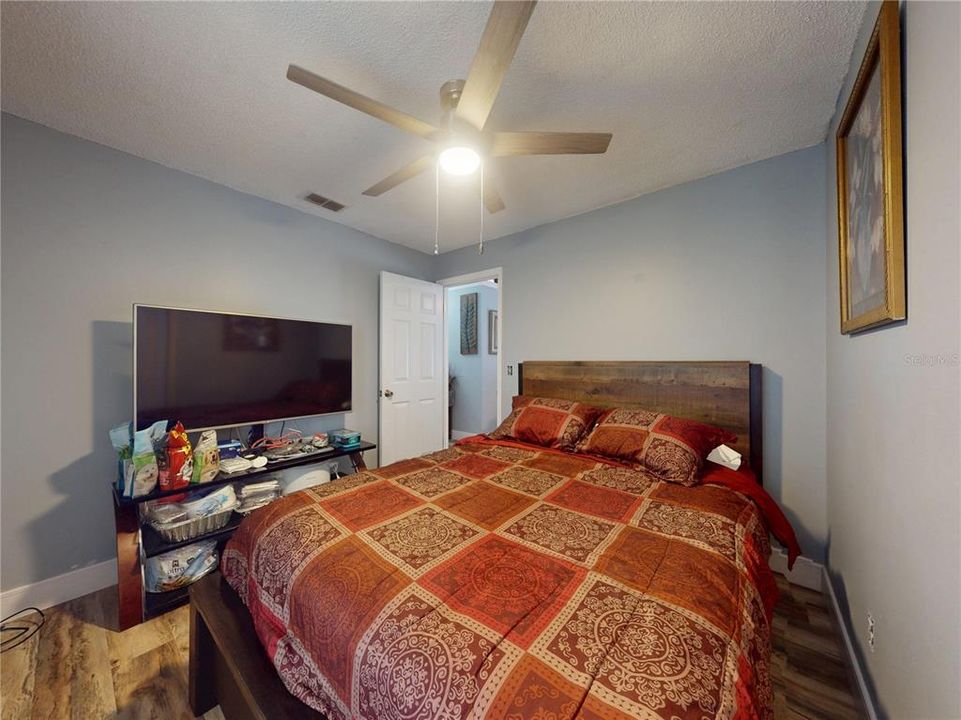 Active With Contract: $225,000 (3 beds, 2 baths, 1071 Square Feet)