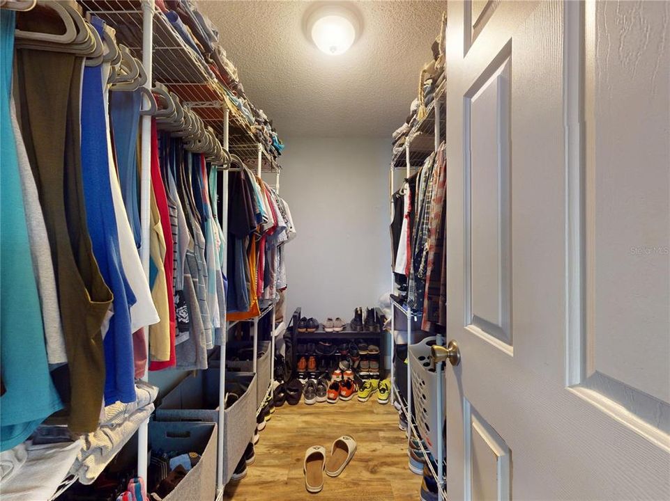 Active With Contract: $225,000 (3 beds, 2 baths, 1071 Square Feet)