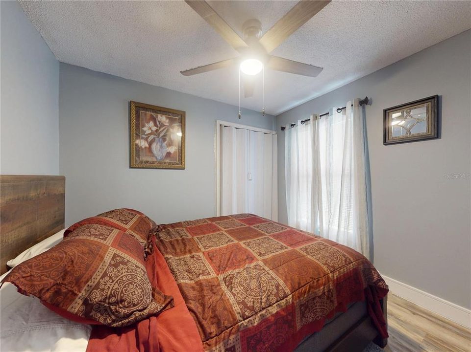 Active With Contract: $225,000 (3 beds, 2 baths, 1071 Square Feet)