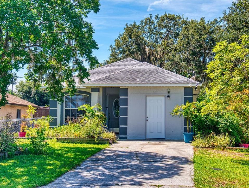 Active With Contract: $225,000 (3 beds, 2 baths, 1071 Square Feet)