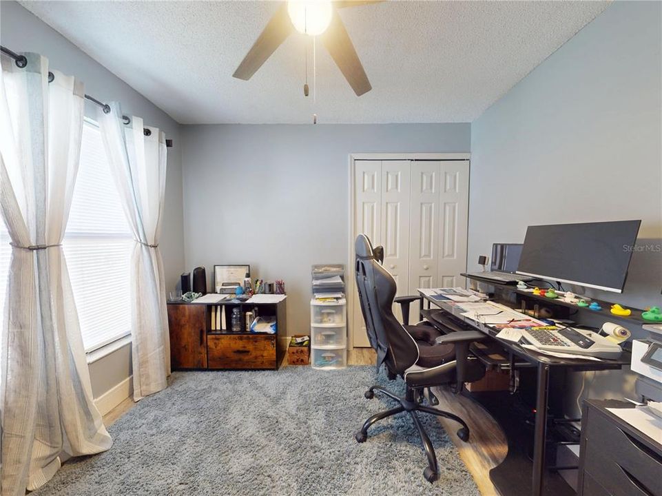 Active With Contract: $225,000 (3 beds, 2 baths, 1071 Square Feet)