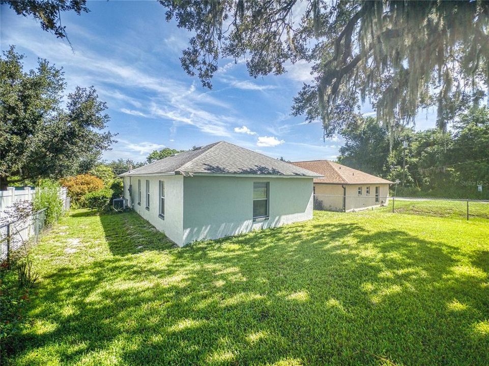 Active With Contract: $225,000 (3 beds, 2 baths, 1071 Square Feet)