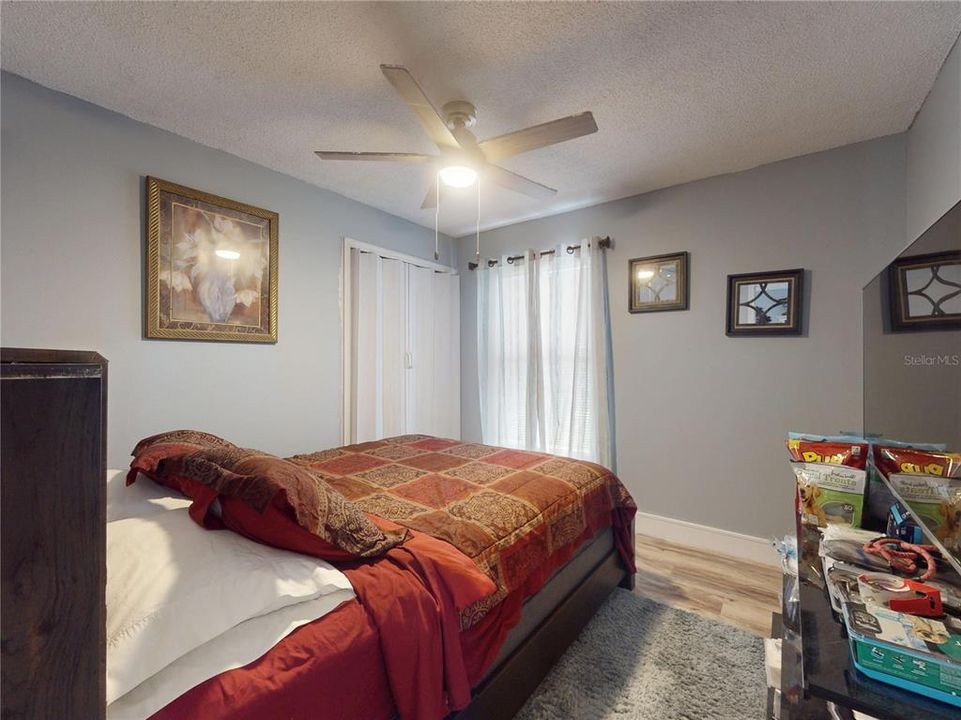 Active With Contract: $225,000 (3 beds, 2 baths, 1071 Square Feet)