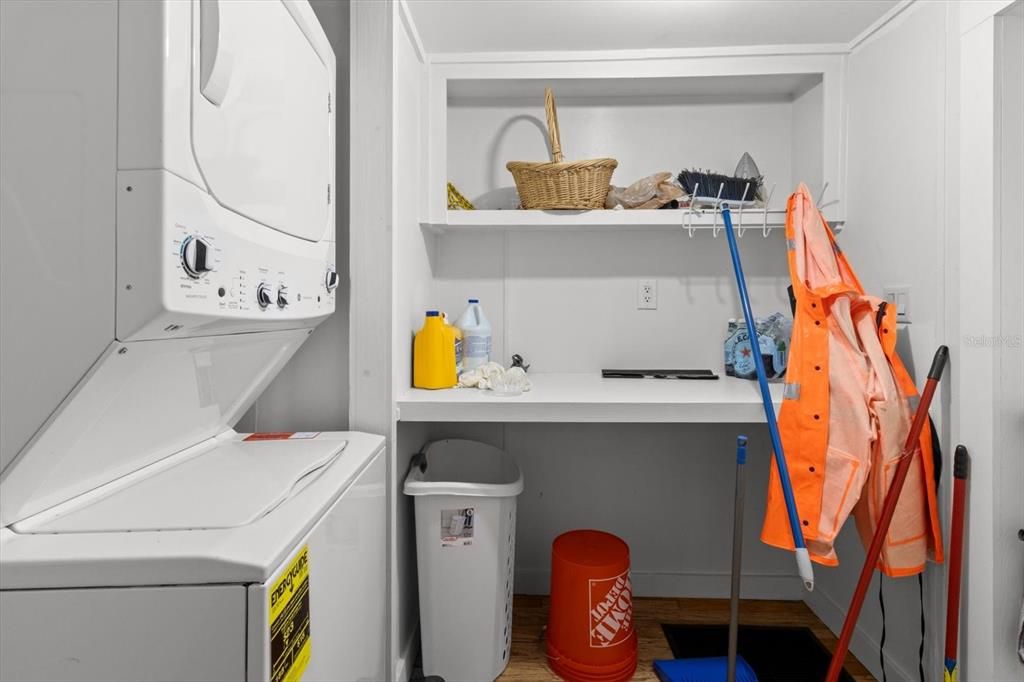 For Sale: $195,000 (3 beds, 2 baths, 1352 Square Feet)