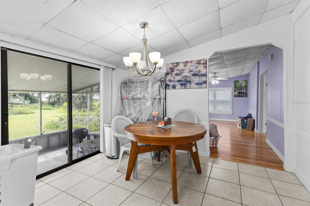 For Sale: $195,000 (3 beds, 2 baths, 1352 Square Feet)