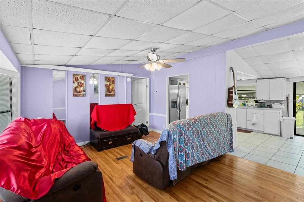 For Sale: $195,000 (3 beds, 2 baths, 1352 Square Feet)