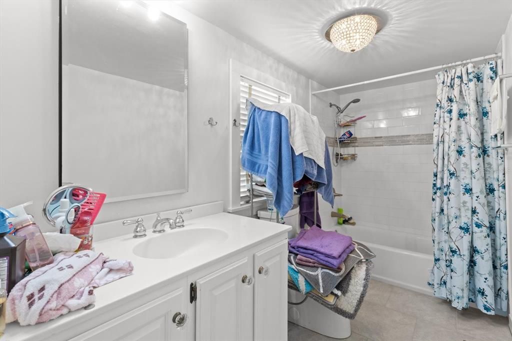 For Sale: $195,000 (3 beds, 2 baths, 1352 Square Feet)