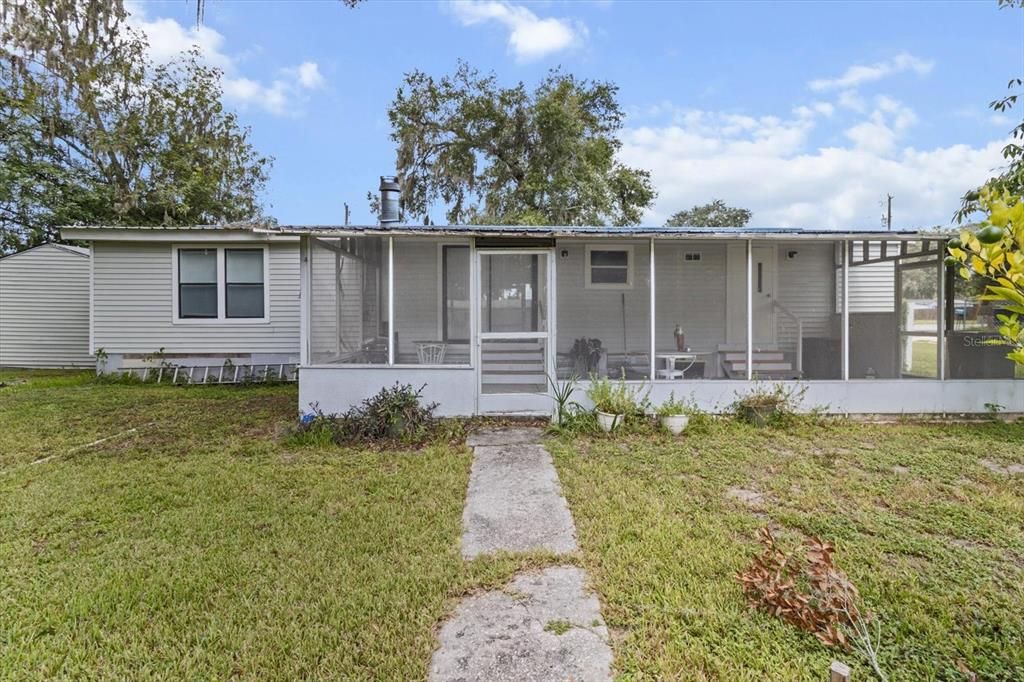 For Sale: $195,000 (3 beds, 2 baths, 1352 Square Feet)