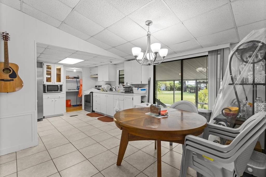 For Sale: $195,000 (3 beds, 2 baths, 1352 Square Feet)