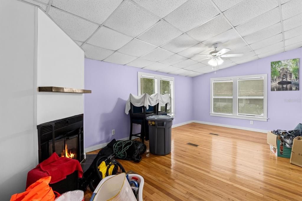 For Sale: $195,000 (3 beds, 2 baths, 1352 Square Feet)