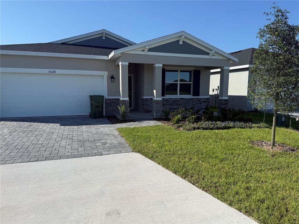 出租: $2,145 (4 贝兹, 2 浴室, 1839 平方英尺)