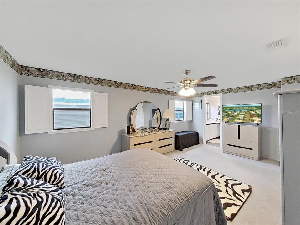 Active With Contract: $189,900 (2 beds, 2 baths, 1680 Square Feet)