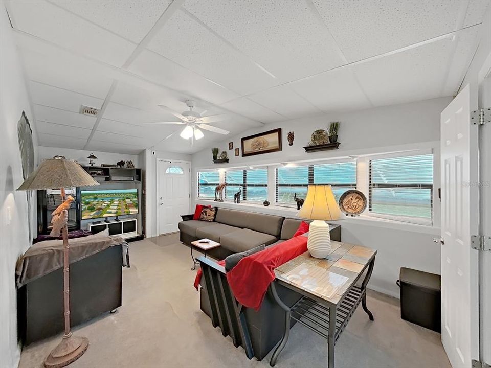 Active With Contract: $189,900 (2 beds, 2 baths, 1680 Square Feet)