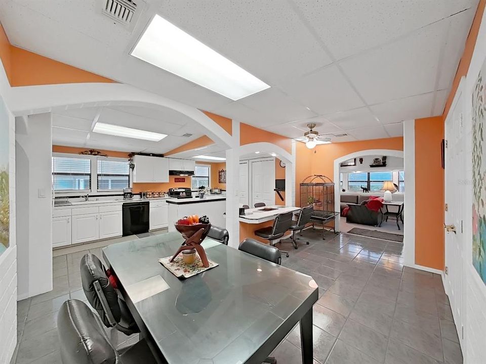 Active With Contract: $189,900 (2 beds, 2 baths, 1680 Square Feet)