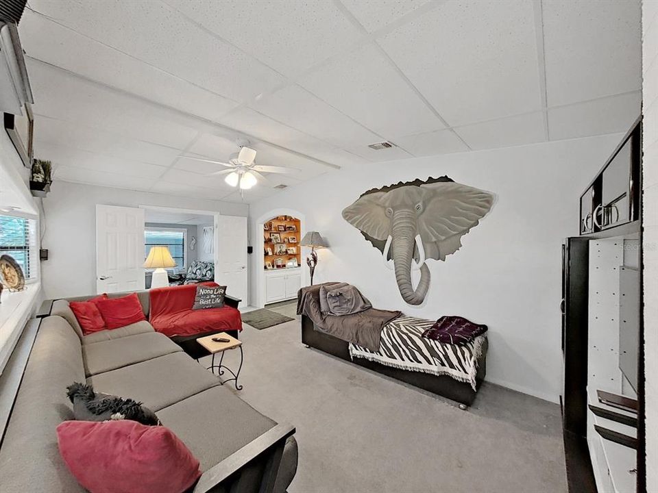 Active With Contract: $189,900 (2 beds, 2 baths, 1680 Square Feet)