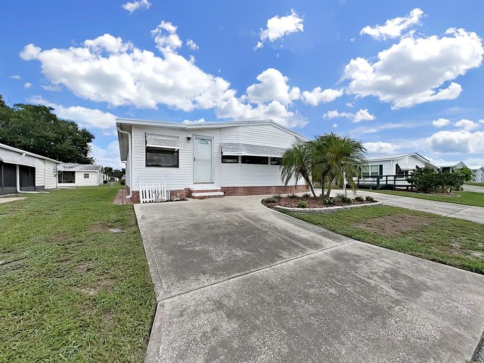 Active With Contract: $189,900 (2 beds, 2 baths, 1680 Square Feet)