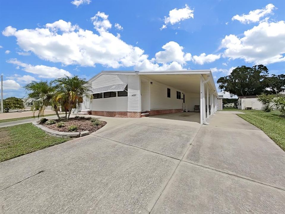 Active With Contract: $189,900 (2 beds, 2 baths, 1680 Square Feet)